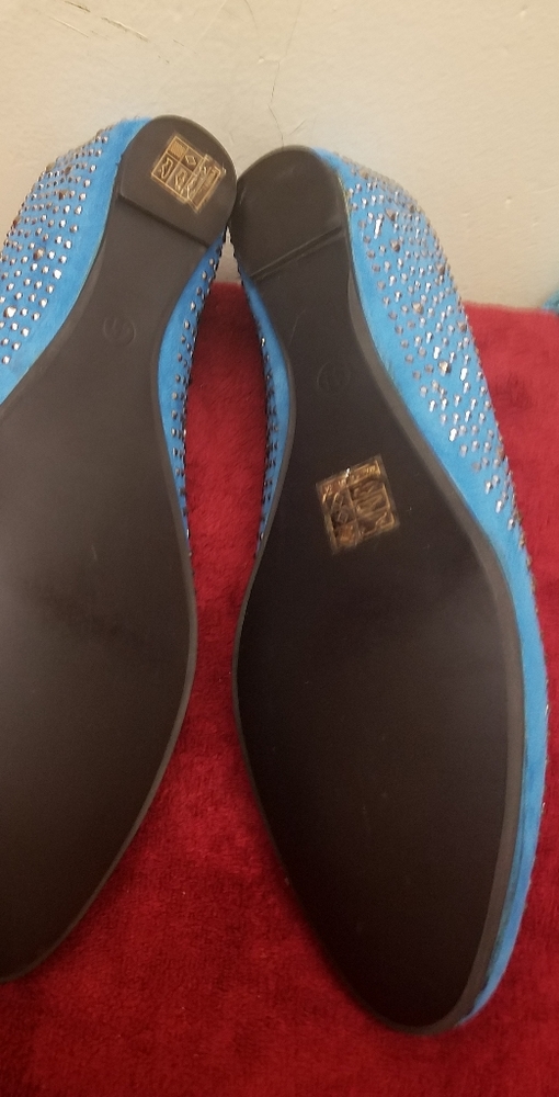 Shoes - Picture 2 of 4